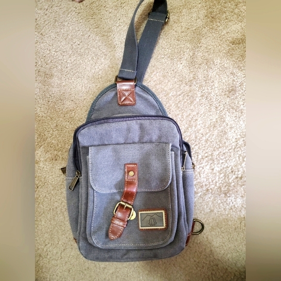 Michigan Gray Multi Zipper Fanny Pack/Crossbody Bag - Picture 1 of 16